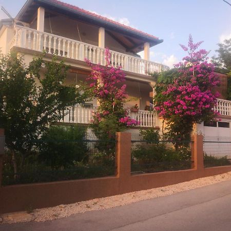 Apartment Ana Gornji Karin Exterior photo