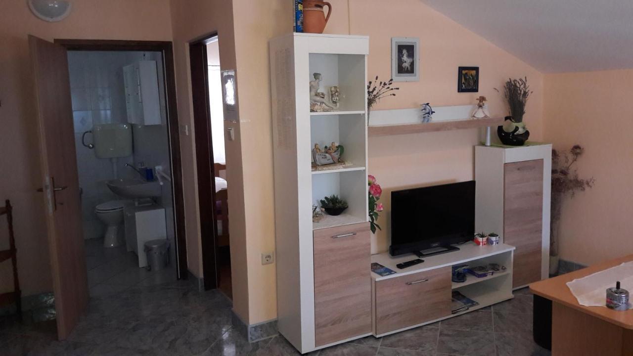 Apartment Ana Gornji Karin Exterior photo